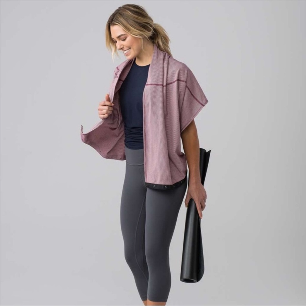 🩷💜LULULEMON Multi Wear Soft Vinyasa Scarf Wrap O/S Maroon Striped
